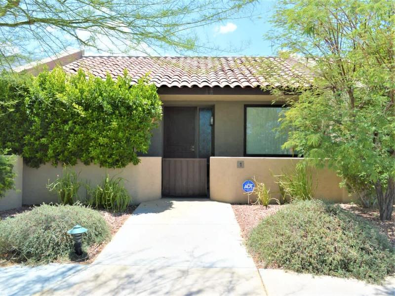 Midtown Mid-Century Hideaway - image 4
