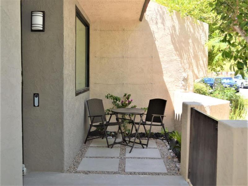 Midtown Mid-Century Hideaway - image 11