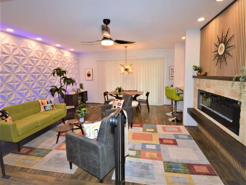 Midtown Mid-Century Hideaway - image 14