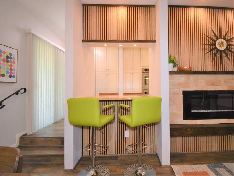 Midtown Mid-Century Hideaway - image 8
