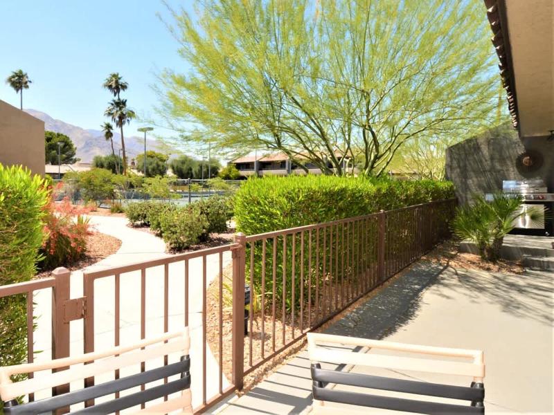 Midtown Mid-Century Hideaway - image 13