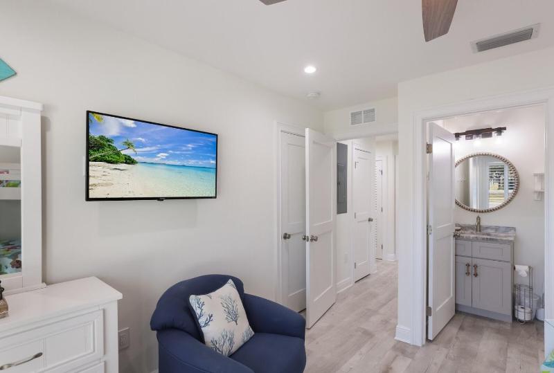 Surf Riders home - image 20