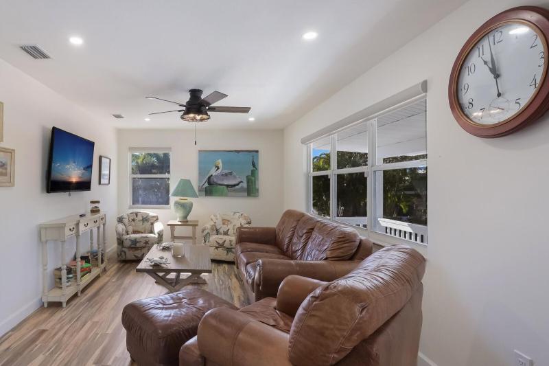 Surf Riders home - image 34