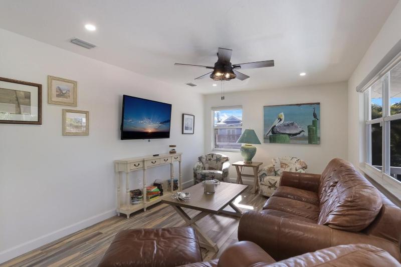 Surf Riders home - image 8