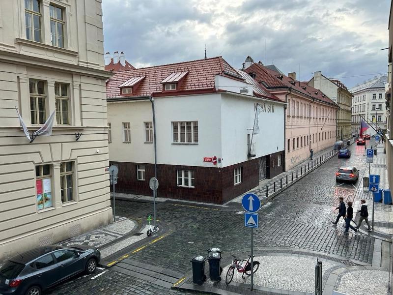 Cozy Prague Apartment - image 4