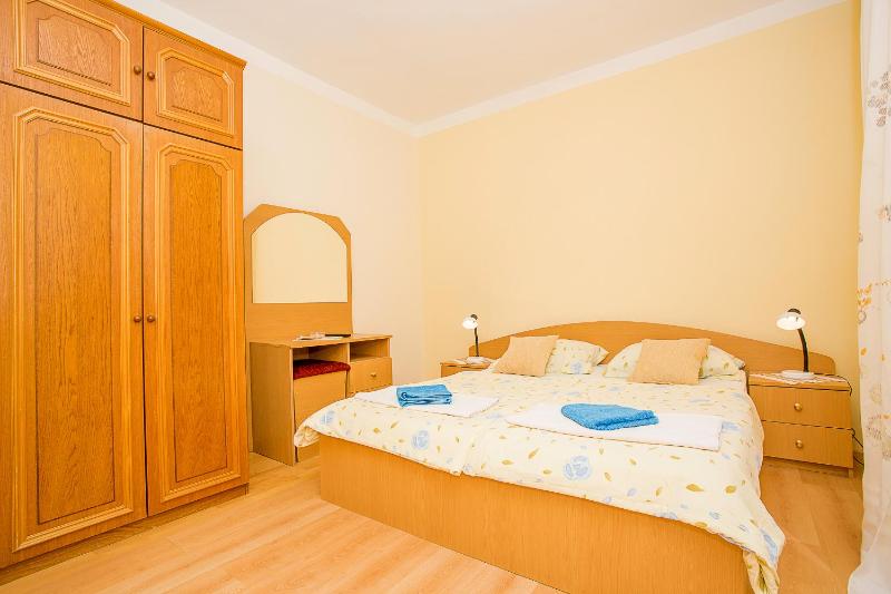 Double Room with Sea View image 4
