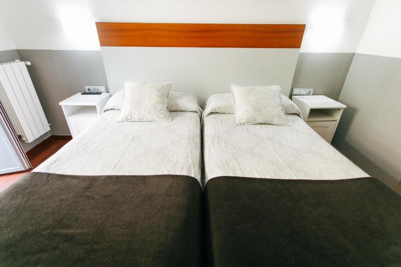 Double or Twin Room Interior image 2