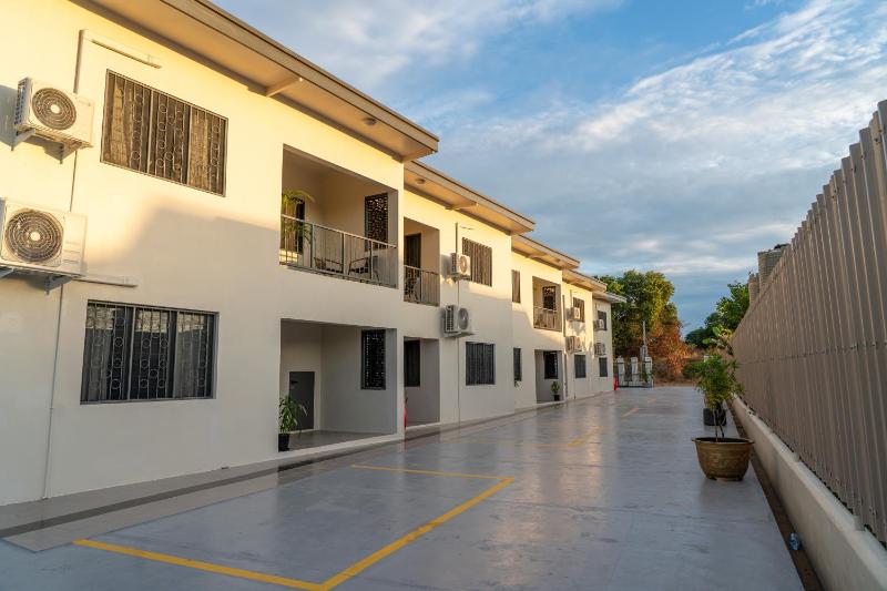 Airport Ace Villas - image 5