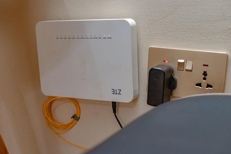 Eclectic 1BR in Ntinda with fast WiFi plush queen bed & is WFH friendly - image 10