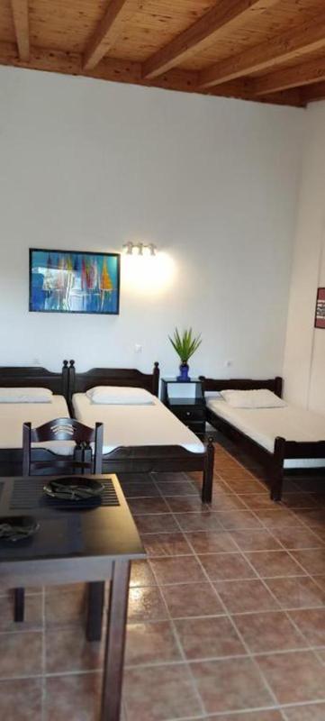 Petite Economy Lodge - image 11