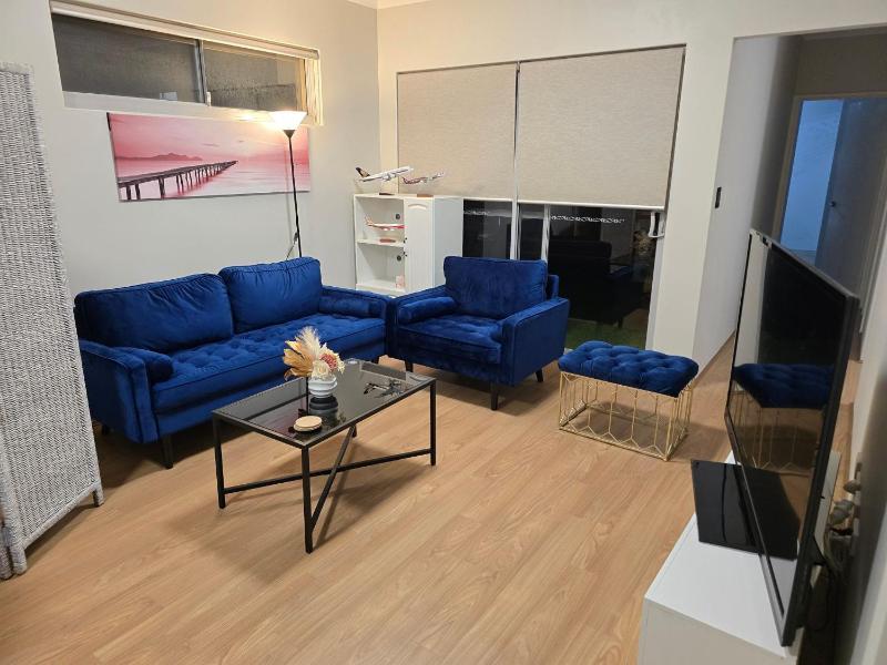 Stylish 2-Bedroom Apartment in Maddington 15 Minutes from Perth Airport - image 7