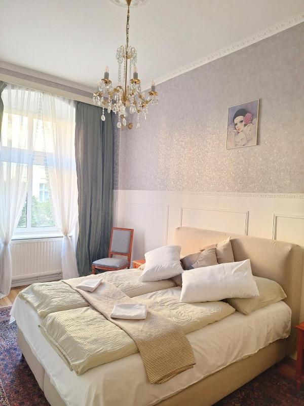 Prime Location Luxury Flat - image 17