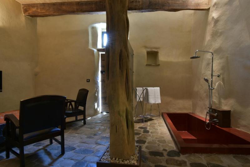 Double Room with Private Bathroom image 1