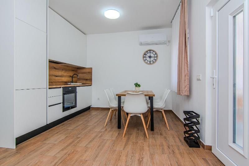 Apartments Mucaj - image 5