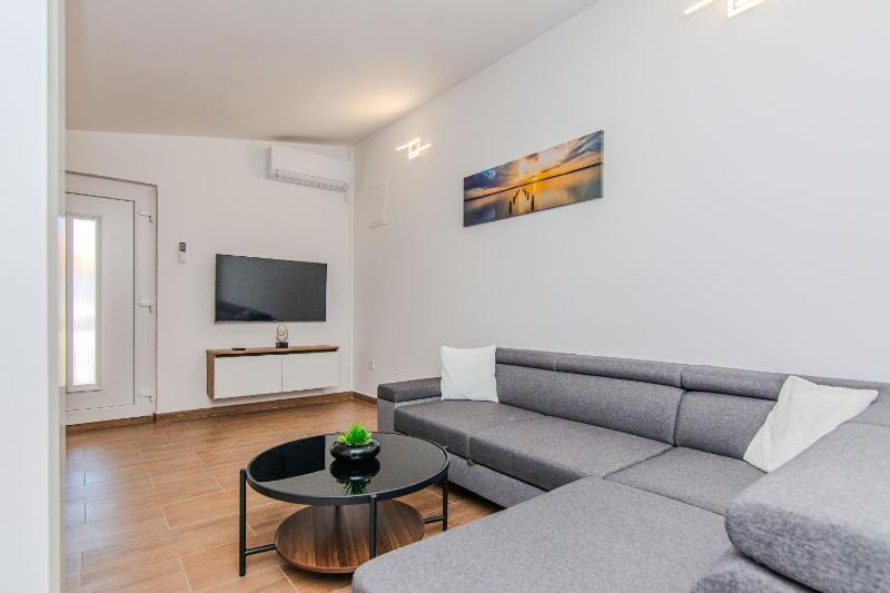 Apartments Mucaj - image 4