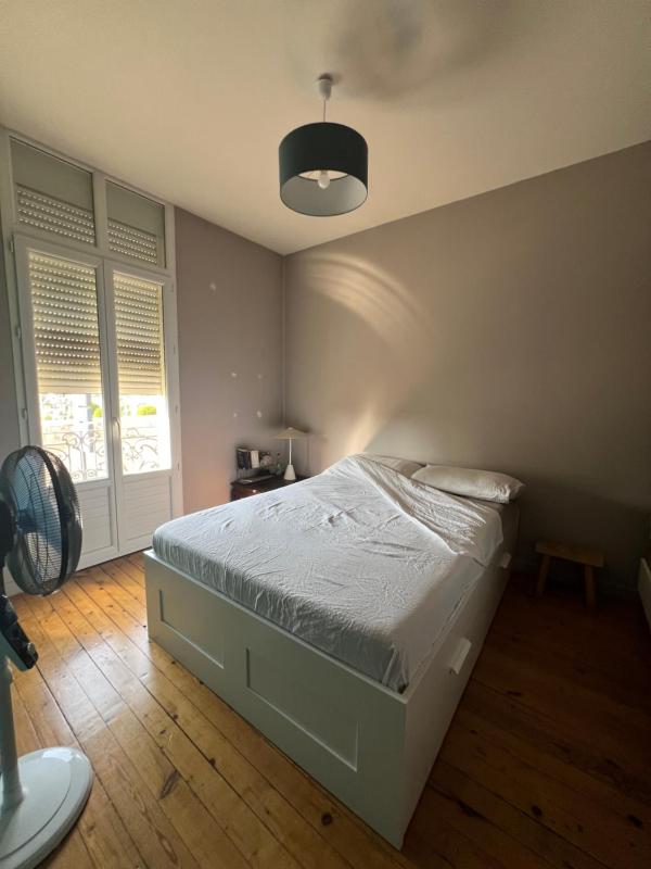 Charmante maison avec extérieur paisible proche centre ville - image 4