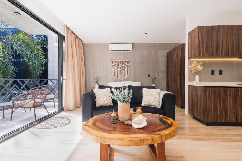 La Bohème Ultra-Luxe Condo - image 3