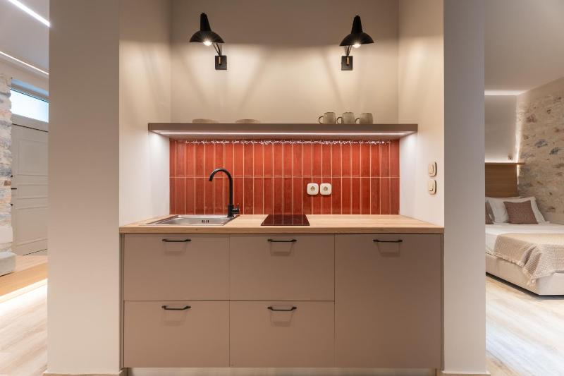 Nest in the City Residence Home to Home MGMT - image 18