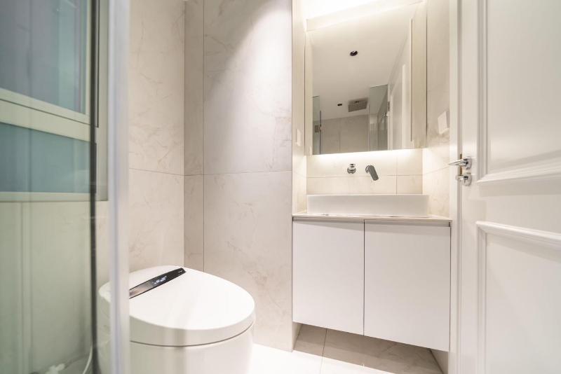 Urban Hub Superior Suite 3 bedrooms near the People's Square include Garden - image 15