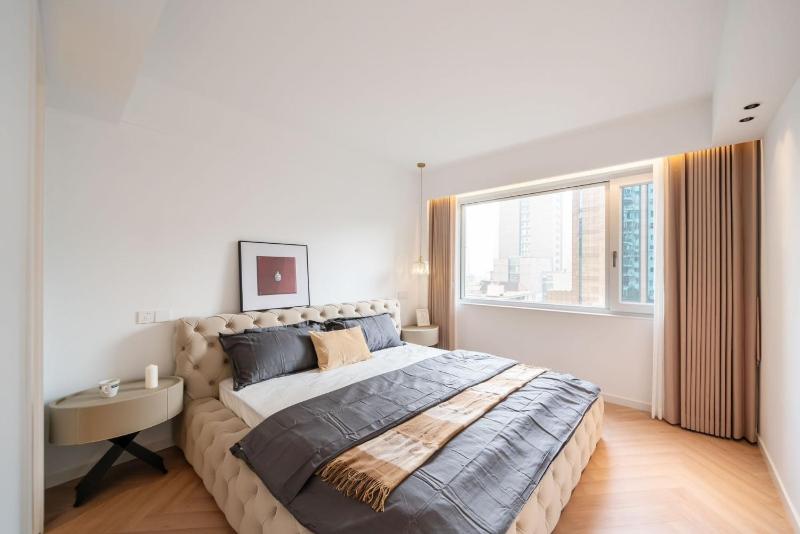Urban Hub Superior Suite 3 bedrooms near the People's Square include Garden - image 11
