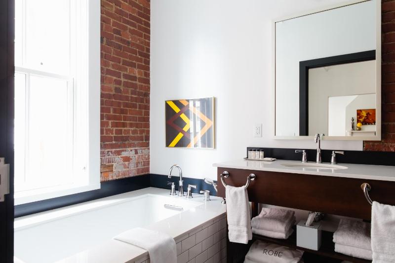Executive Suite - The Mod image 2