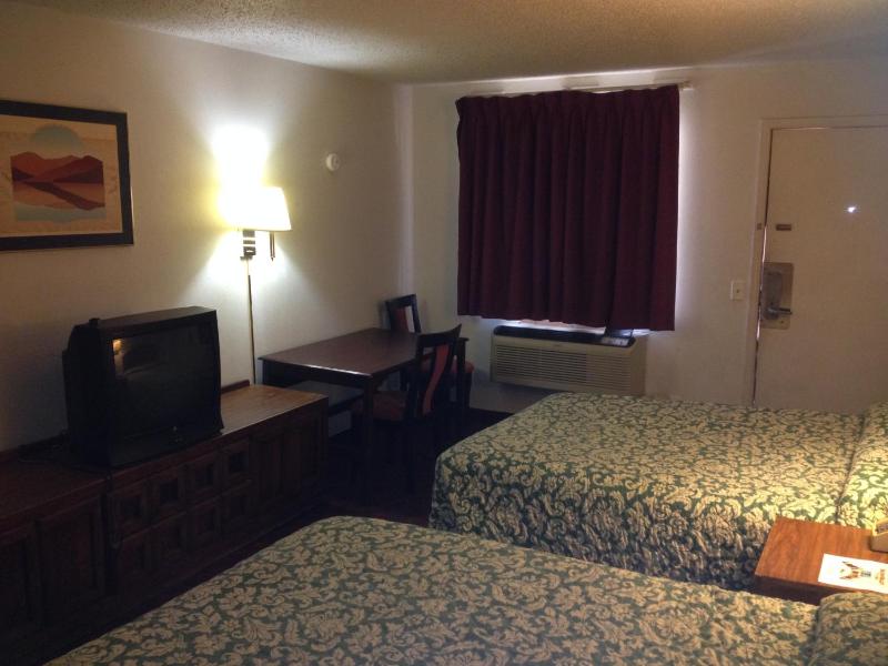 King Room - Non-Smoking image 3