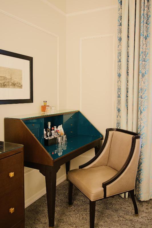 The Oxford Hotel - image 4