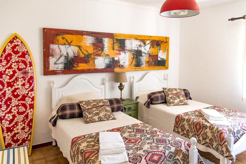 Twin Room with Private Bathroom image 1