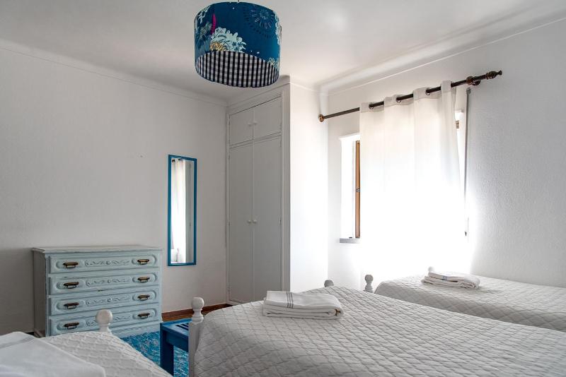 Triple Room with Private Bathroom image 3