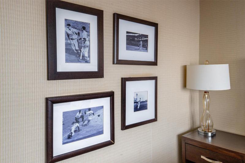 Hilton St. Louis At The Ballpark - image 10