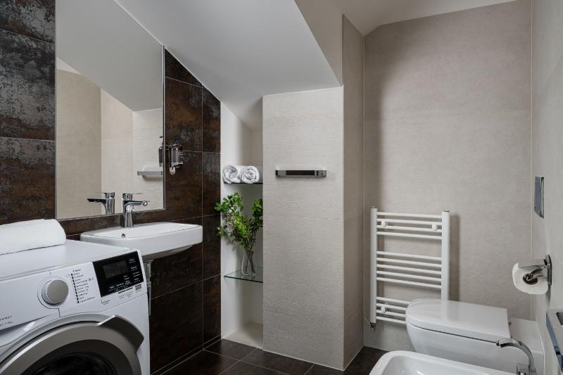 Coco Chanel Boutique Apartment by goodnite cz - image 3