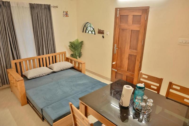 Akasha Nila Heavens 2 BHK Homestay - Top floor - image 10