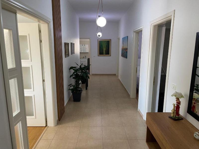 Tomorr View Apartment - Entire Floor with Veranda and Office - image 2