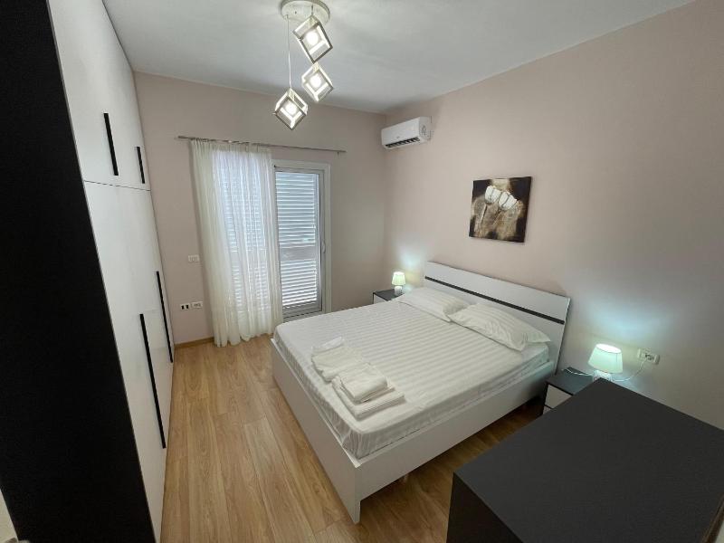 Tomorr View Apartment - Entire Floor with Veranda and Office - image 9