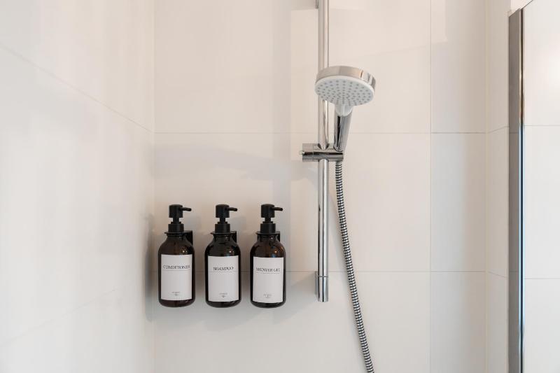 Altstadt Suite Jakominiplatz - 2BR Lift & Free Parking by HERO HOMES Graz - image 19