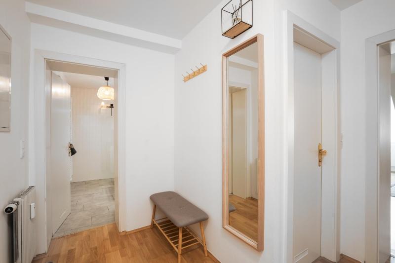 Altstadt Suite Jakominiplatz - 2BR Lift & Free Parking by HERO HOMES Graz - image 16