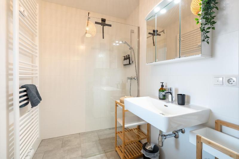 Altstadt Suite Jakominiplatz - 2BR Lift & Free Parking by HERO HOMES Graz - image 26