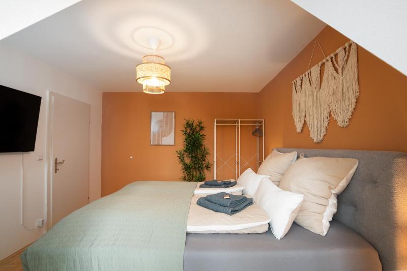 Altstadt Suite Jakominiplatz - 2BR Lift & Free Parking by HERO HOMES Graz - image 22