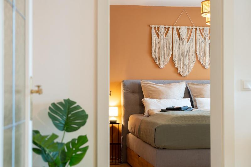 Altstadt Suite Jakominiplatz - 2BR Lift & Free Parking by HERO HOMES Graz - image 15