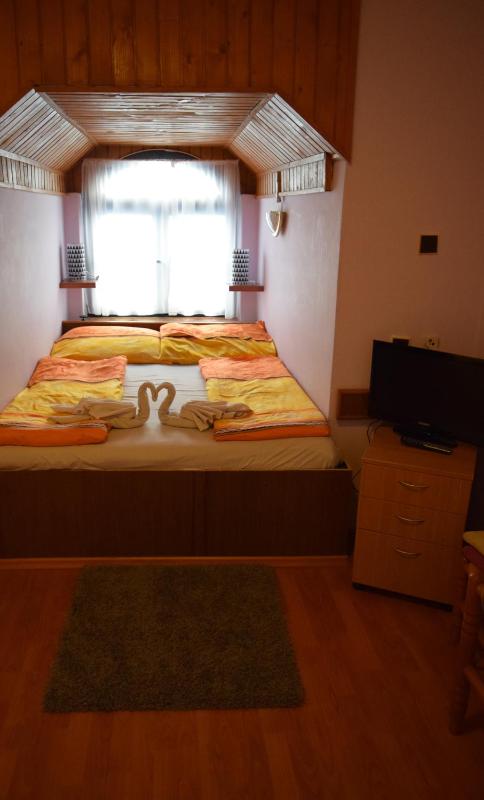 Double Room image 3