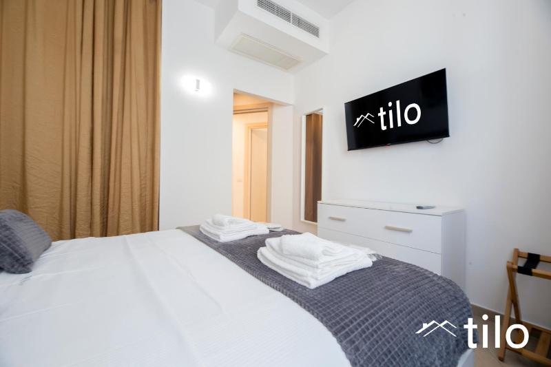 Ferry port 1 min Central 1BR AC WiFi By Tilo - image 3