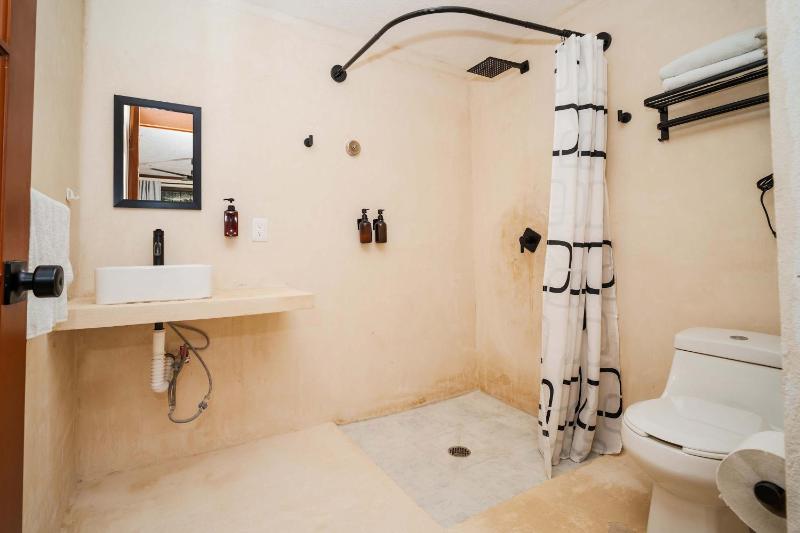 Bright & Spacious Ground Floor Suite Casa Jurel - image 3