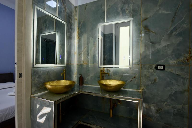 H2ome Giovannetti Comfort and Style Near the Centre - image 22