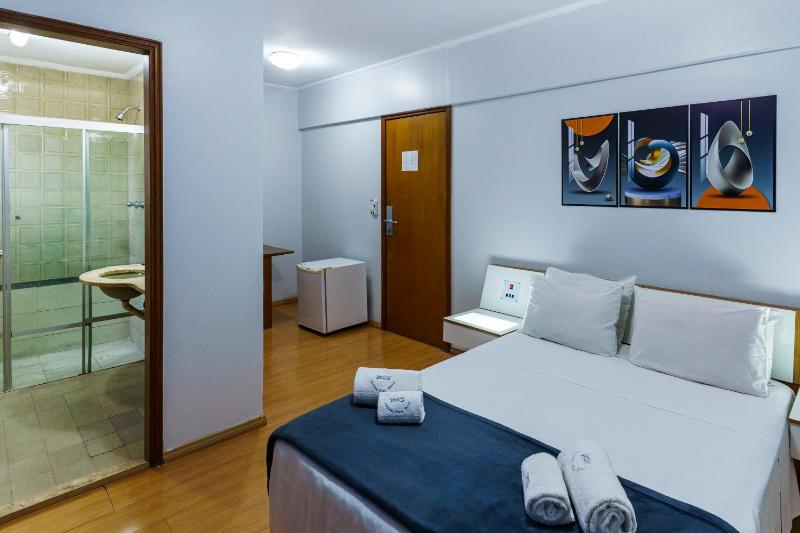 Carillon Plaza Hotel - image 26