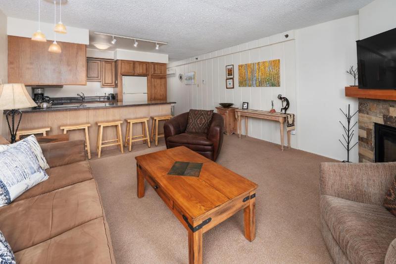 Crestwood 2214 Standard 1 Bedroom - image 20
