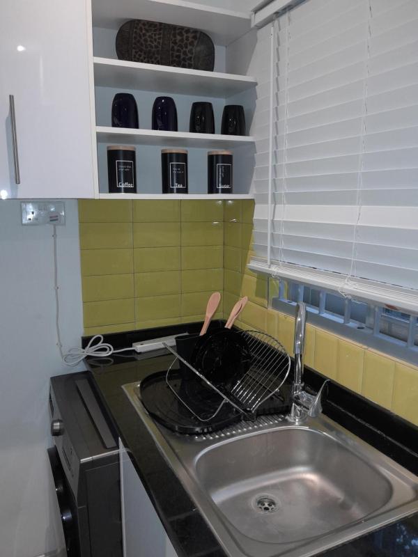 Acacia House - image 2