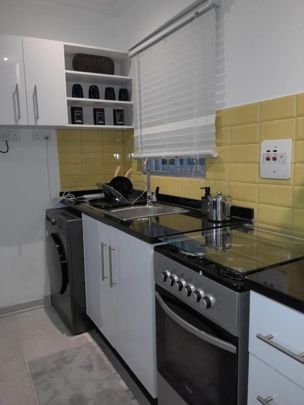 Acacia House - image 12