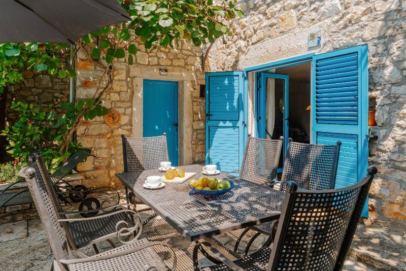 Villa Istrian garden - image 34