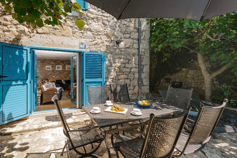 Villa Istrian garden - image 32