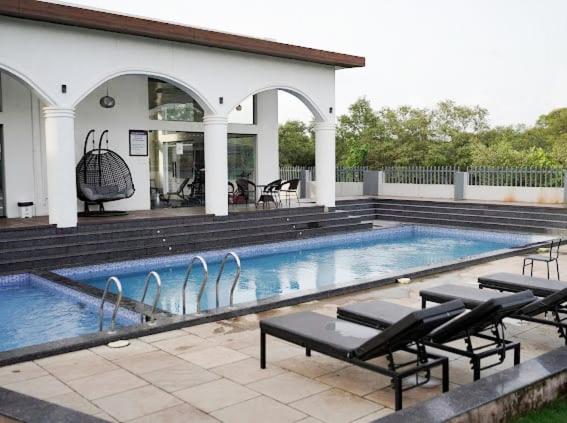 1BHK with Pool and Mountain view near Candolim - image 10